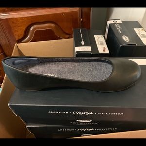 Dr. Scholls black flats friendly 2 size 9